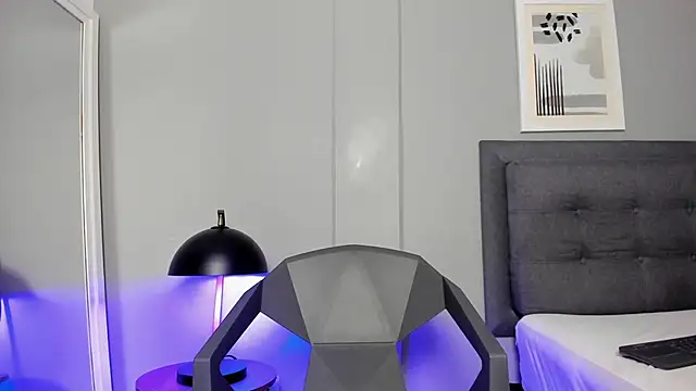 Tylerffoxx online show from 11/24/25, 07:35