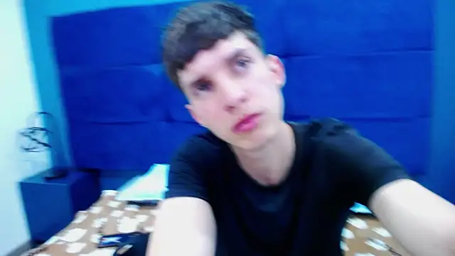 Jheampiiero online show from 09/20/25, 01:45