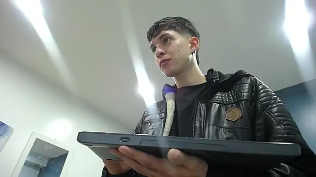 Jheampiiero online show from 11/25/25, 12:38