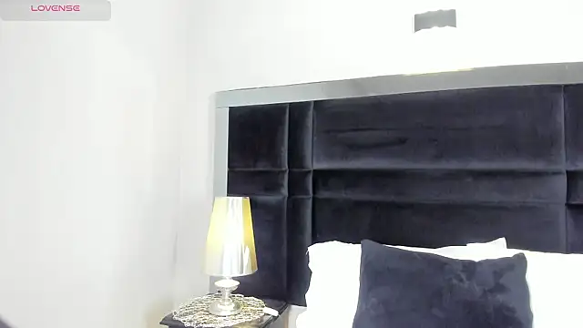 CarolineLee  online show from 03/31/26, 10:32