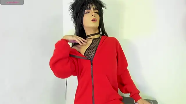 Snapshot of IviMiller@xh chatting on 12/17/25, 01:39 IviMillerxh online show from 12/17/25, 01:39