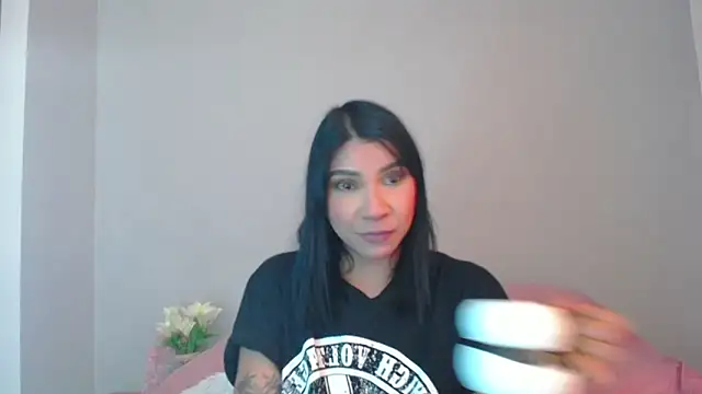 Laura-angeel online show from 09/08/25, 07:46