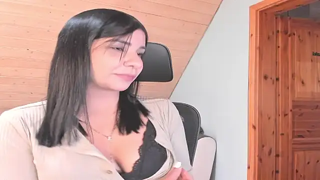 Laura-angeel online show from 03/05/26, 07:15