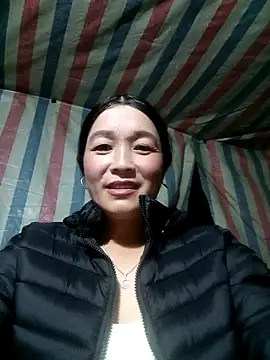 Snapshot of Bliss_rose chatting on 11/13/25, 09:41 Bliss rose online show from 11/13/25, 09:41