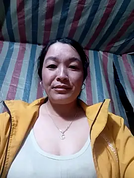 Snapshot of Bliss_rose chatting on 12/22/25, 10:45 Bliss rose online show from 12/22/25, 10:45