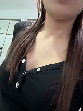 Snapshot of xiaoqiao_ss chatting on 12/17/25, 11:38 xiaoqiao ss online show from 12/17/25, 11:38