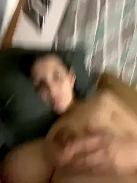 Snapshot of madsdeluxe chatting on 10/26/25, 12:27 madsdeluxe online show from 10/26/25, 12:27