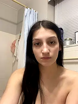 Snapshot of madsdeluxe chatting on 12/05/25, 01:47 madsdeluxe online show from 12/05/25, 01:47