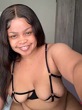 Snapshot of XXXquisiteVixen chatting on 05/16/26, 01:32 XXXquisiteVixen online show from 05/16/26, 01:32