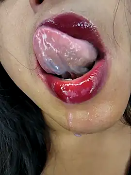 Snapshot of Hotbhabi305 chatting on 02/08/26, 05:16 Hotbhabi305 online show from 02/08/26, 05:16