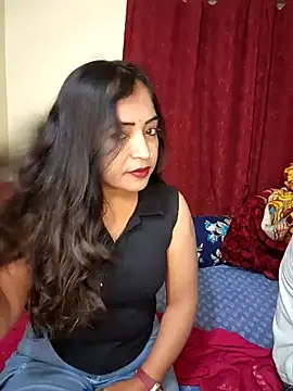 Snapshot of Hotbhabi305 chatting on 02/12/26, 05:52 Hotbhabi305 online show from 02/12/26, 05:52