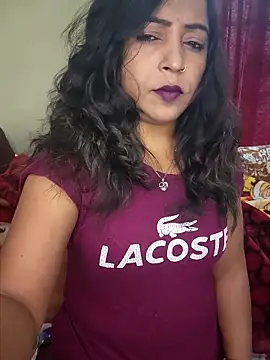 Snapshot of Hotbhabi305 chatting on 02/16/26, 02:40 Hotbhabi305 online show from 02/16/26, 02:40