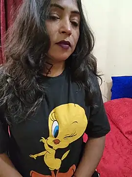 Snapshot of Hotbhabi305 chatting on 02/26/26, 05:45 Hotbhabi305 online show from 02/26/26, 05:45