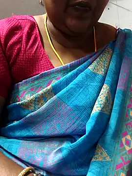 Snapshot of TAMIL_ELAKKIYA chatting on 04/29/26, 09:24 TAMIL ELAKKIYA online show from 04/29/26, 09:24