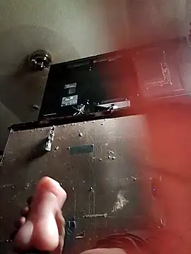 Snapshot of Mac15151 chatting on 04/12/26, 10:59 Mac15151 online show from 04/12/26, 10:59