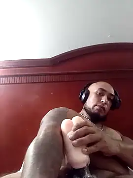 Snapshot of Mac15151 chatting on 06/12/26, 12:42 Mac15151 online show from 06/12/26, 12:42
