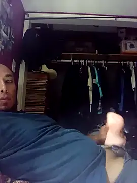Snapshot of Mac15151 chatting on 07/04/26, 04:57 Mac15151 online show from 07/04/26, 04:57