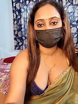 Cute-lusi online show from 12/15/25, 12:48