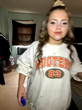 Snapshot of JuicyExxxperience chatting on 09/25/25, 05:27 JuicyExxxperience online show from 09/25/25, 05:27