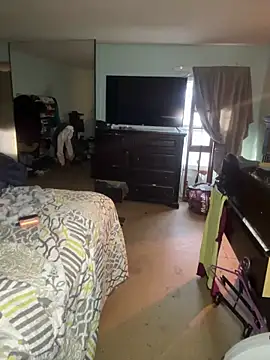 Snapshot of JuicyExxxperience chatting on 12/15/25, 02:21 JuicyExxxperience online show from 12/15/25, 02:21