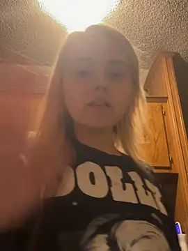 Snapshot of JuicyExxxperience chatting on 02/15/26, 12:47 JuicyExxxperience online show from 02/15/26, 12:47