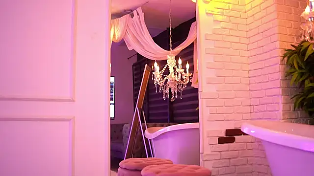 BellaNoirre online show from 09/09/25, 05:45