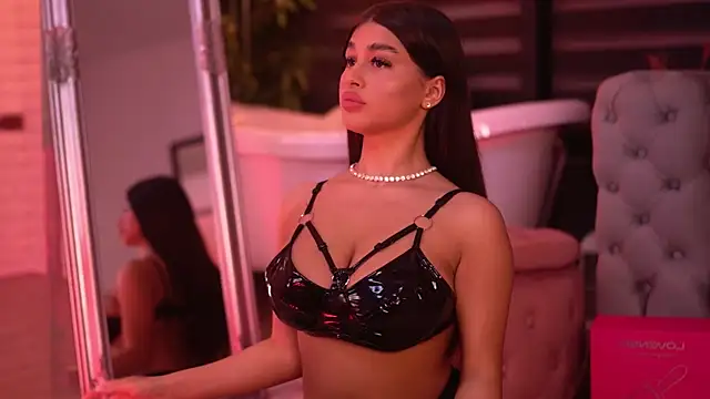 BellaNoirre online show from 11/28/25, 06:32