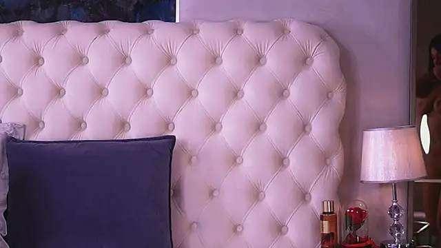 BellaNoirre online show from 04/18/26, 07:07