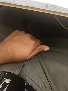 hotboy43339 online show from 12/03/25, 05:26