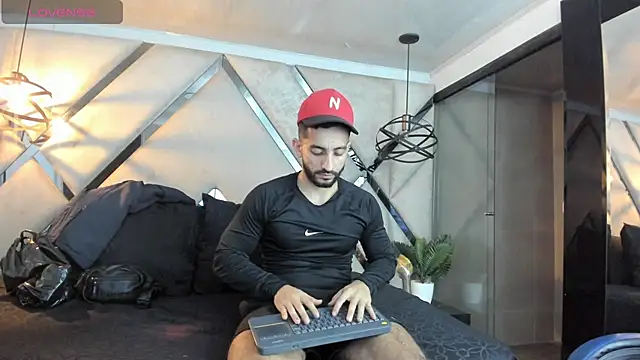 Yiyo10  online show from 04/21/26, 03:35