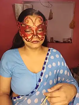 Snapshot of MEERAcle chatting on 06/04/26, 12:05 MEERAcle online show from 06/04/26, 12:05
