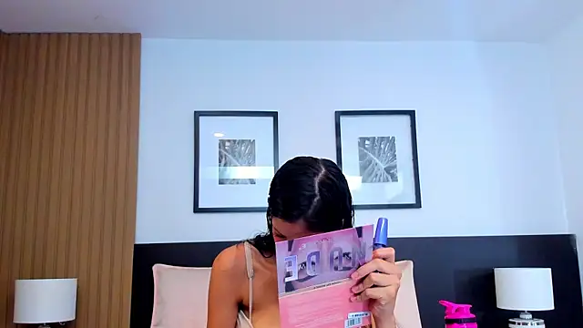 catalina jolie online show from 12/01/25, 04:28