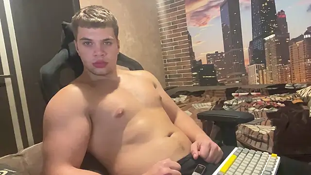 MusclePhantom online show from 10/07/25, 08:28