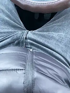 Snapshot of wwwiiilll chatting on 03/14/26, 03:28 wwwiiilll online show from 03/14/26, 03:28