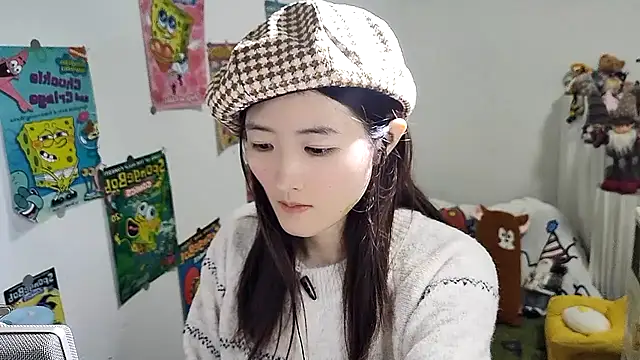 Moonlight-23 online show from 10/31/25, 02:29