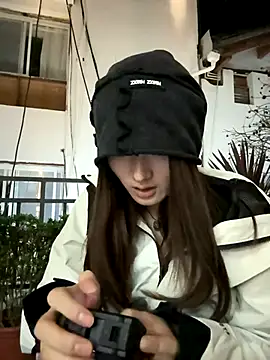 Moonlight-23 online show from 11/08/25, 01:22