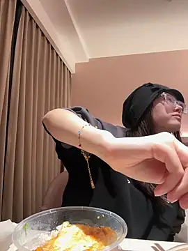 Moonlight-23 online show from 11/11/25, 12:27