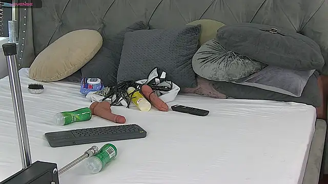 Snapshot of LolaButtie chatting on 09/13/25, 12:27 LolaButtie online show from 09/13/25, 12:27