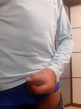 Snapshot of singolo_discreto chatting on 05/08/26, 01:27 singolo discreto online show from 05/08/26, 01:27