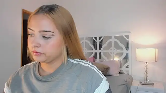 MikaelaStone online show from 11/16/25, 12:33