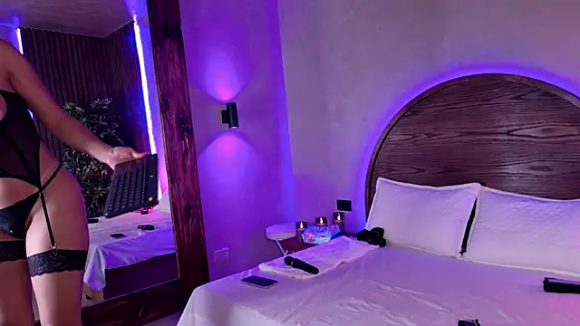 renata black  online show from 10/16/25, 10:16