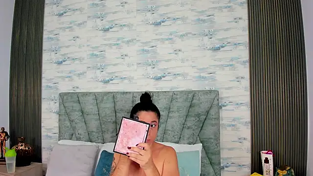 ShanelEvans online show from 09/23/25, 07:06