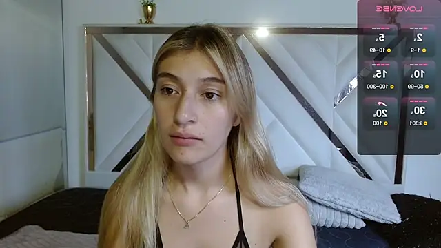 SophiaaLee online show from 11/14/25, 10:40