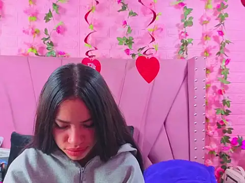 Nanis James online show from 09/21/25, 03:08