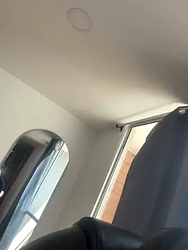 Snapshot of Mavii_ chatting on 09/24/25, 03:26 Mavii  online show from 09/24/25, 03:26