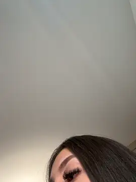 Snapshot of Mavii_ chatting on 10/11/25, 03:54 Mavii  online show from 10/11/25, 03:54