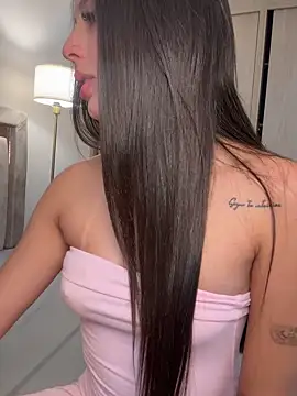 Snapshot of Mavii_ chatting on 10/14/25, 04:41 Mavii  online show from 10/14/25, 04:41