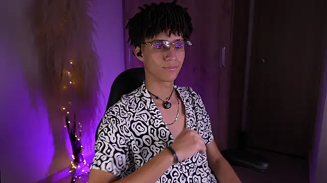 Snapshot of Afro_god_ chatting on 05/31/26, 03:04 Afro god online show from 05/31/26, 03:04