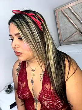 ashley-swift- online show from 10/14/25, 09:54