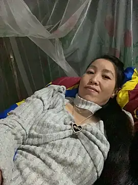 Huong-Ly online show from 11/03/25, 02:35